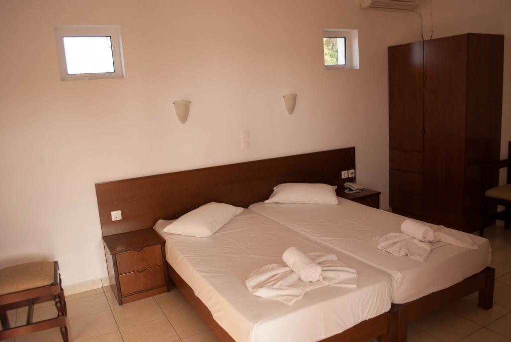 Thodorou Village Agia Marina Chambre photo