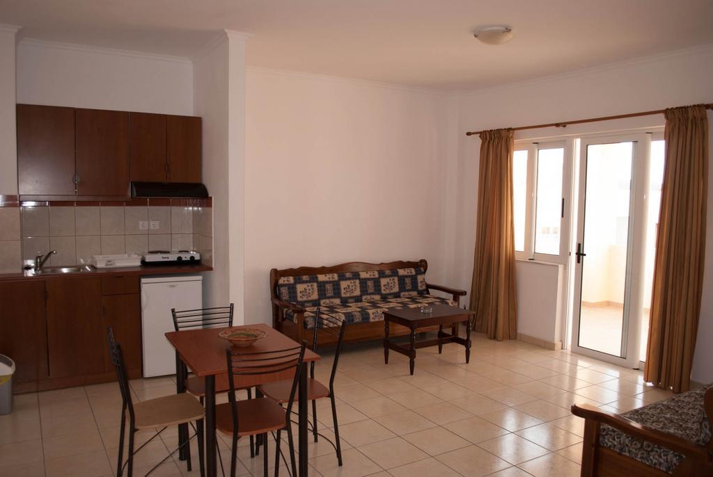 Thodorou Village Agia Marina Chambre photo